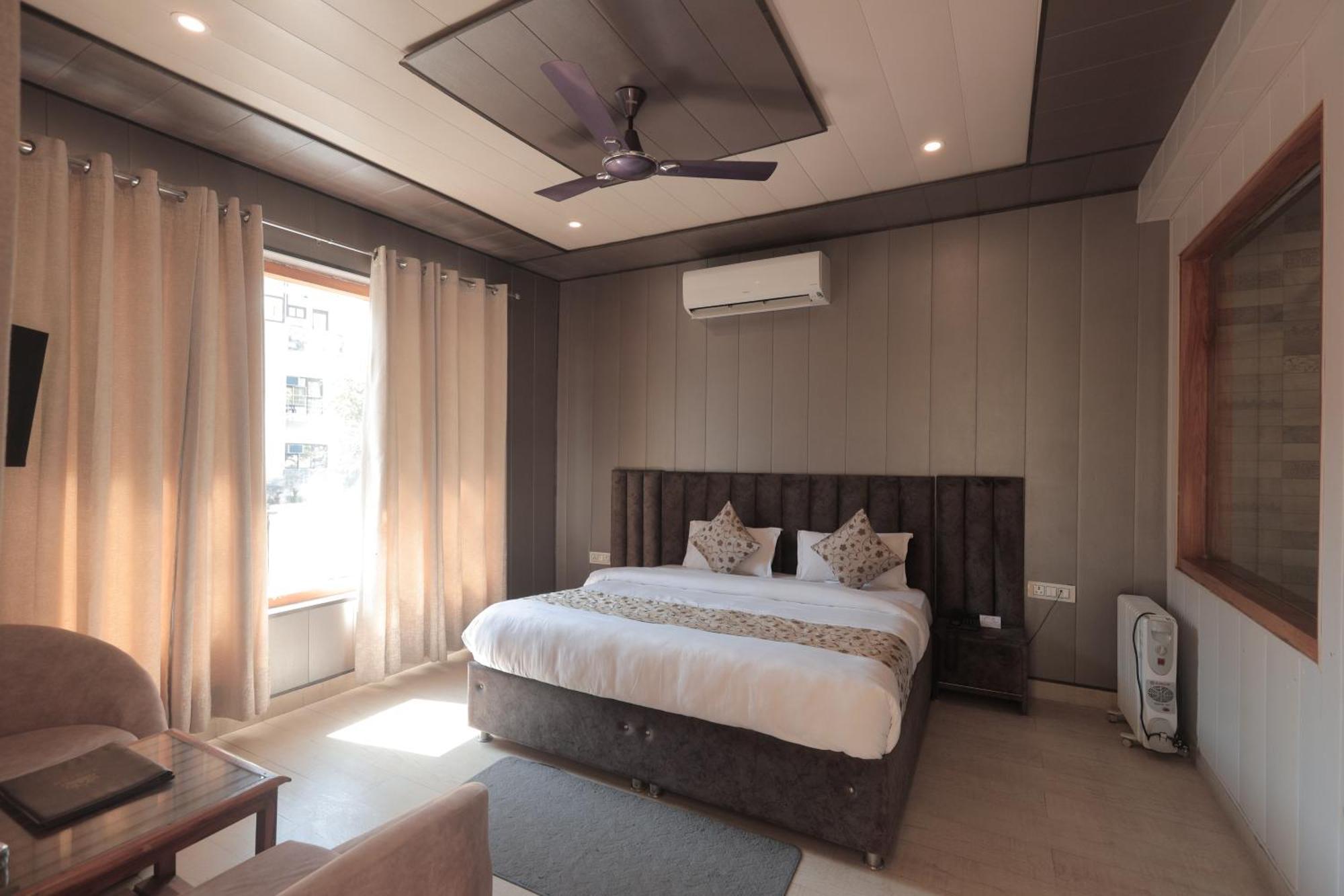 Yogved Hospitality & Resort Rishīkesh 외부 사진